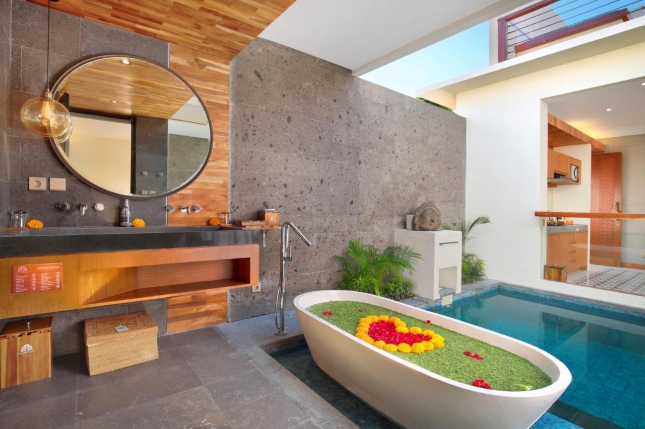 Ayona Villa Seminyak By Ini Vie Hospitality Exterior foto
